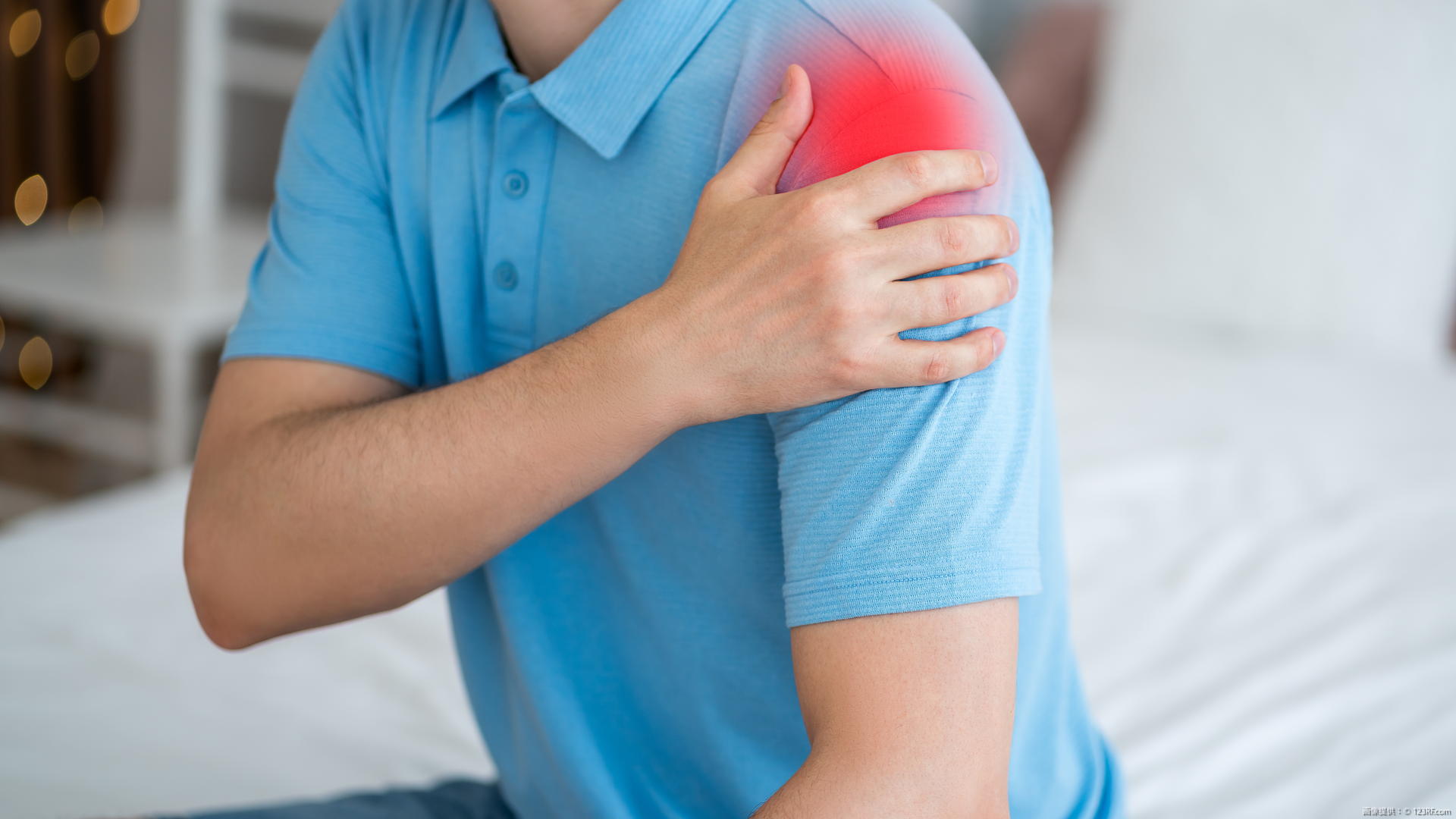 四十肩・五十肩とは?原因や効果的な対処法、放置リスクなど徹底解説!